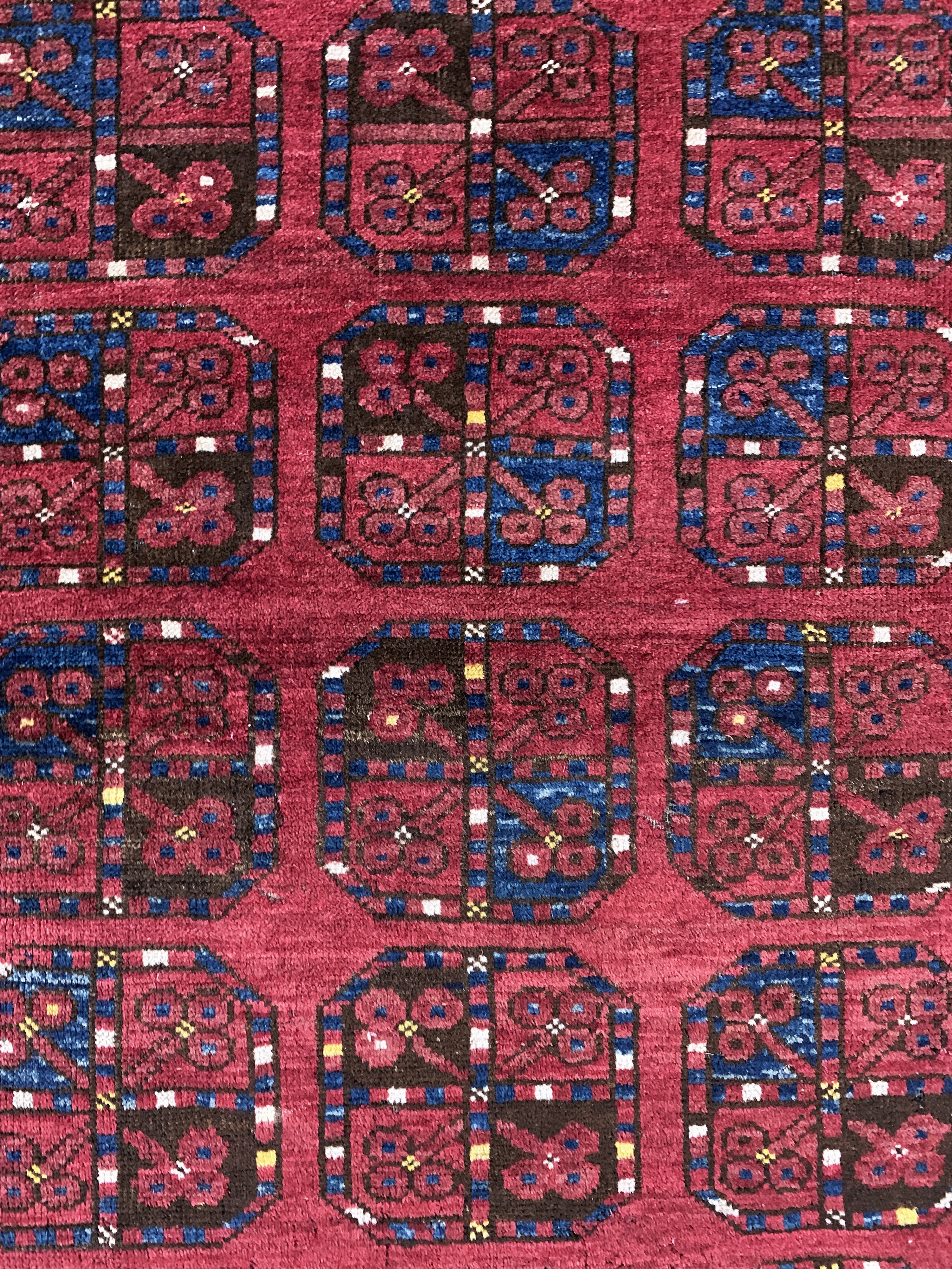 Detail c: Ersari"Herdteppich"antik, Turkmenistan, 19.Jhd, Wolle auf Wolle, ca. 127 x 102 cm, EHZ: 4