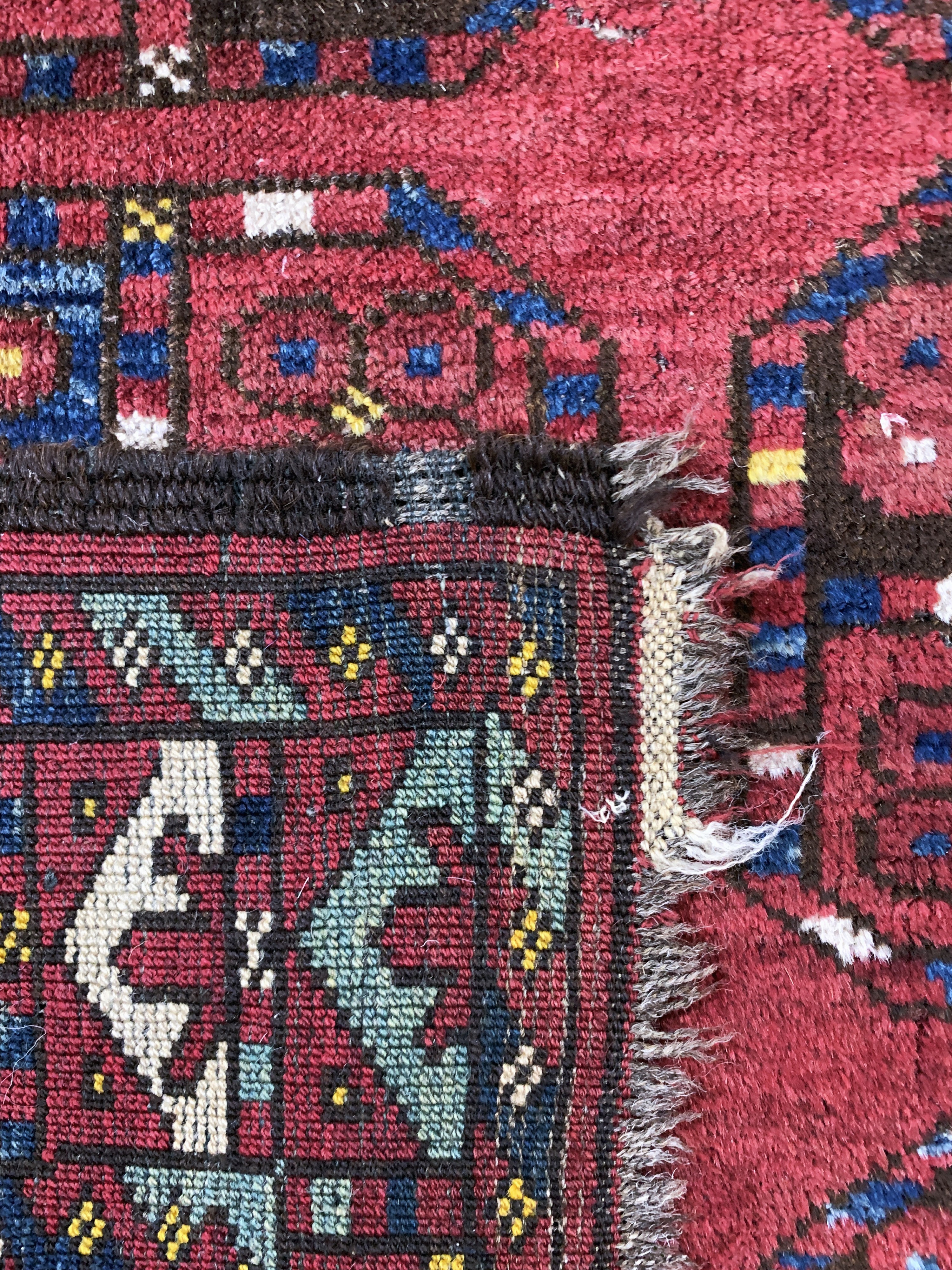 Detail e: Ersari"Herdteppich"antik, Turkmenistan, 19.Jhd, Wolle auf Wolle, ca. 127 x 102 cm, EHZ: 4