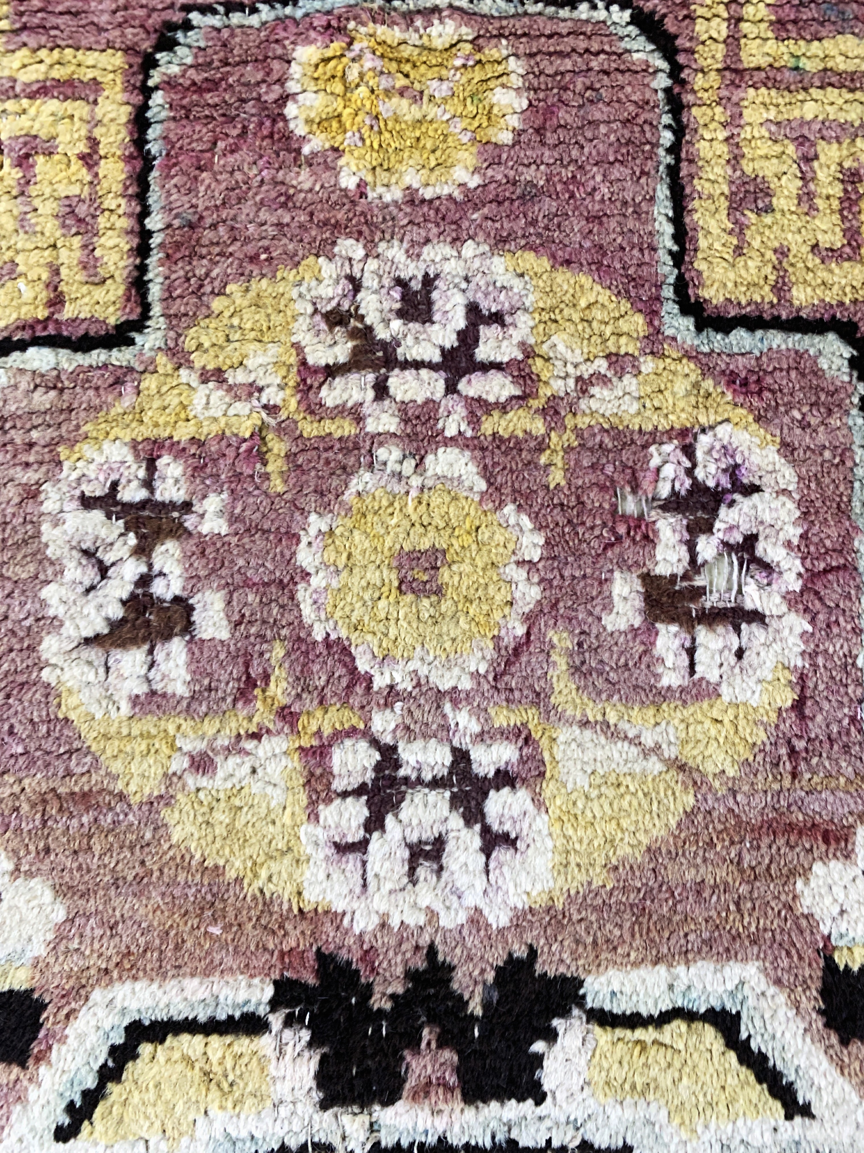 Detail c: China"Thronteppich"antik, 19.Jhd, Wolle aufBaumwolle, ca. 64 x 65 cm, EHZ: 4