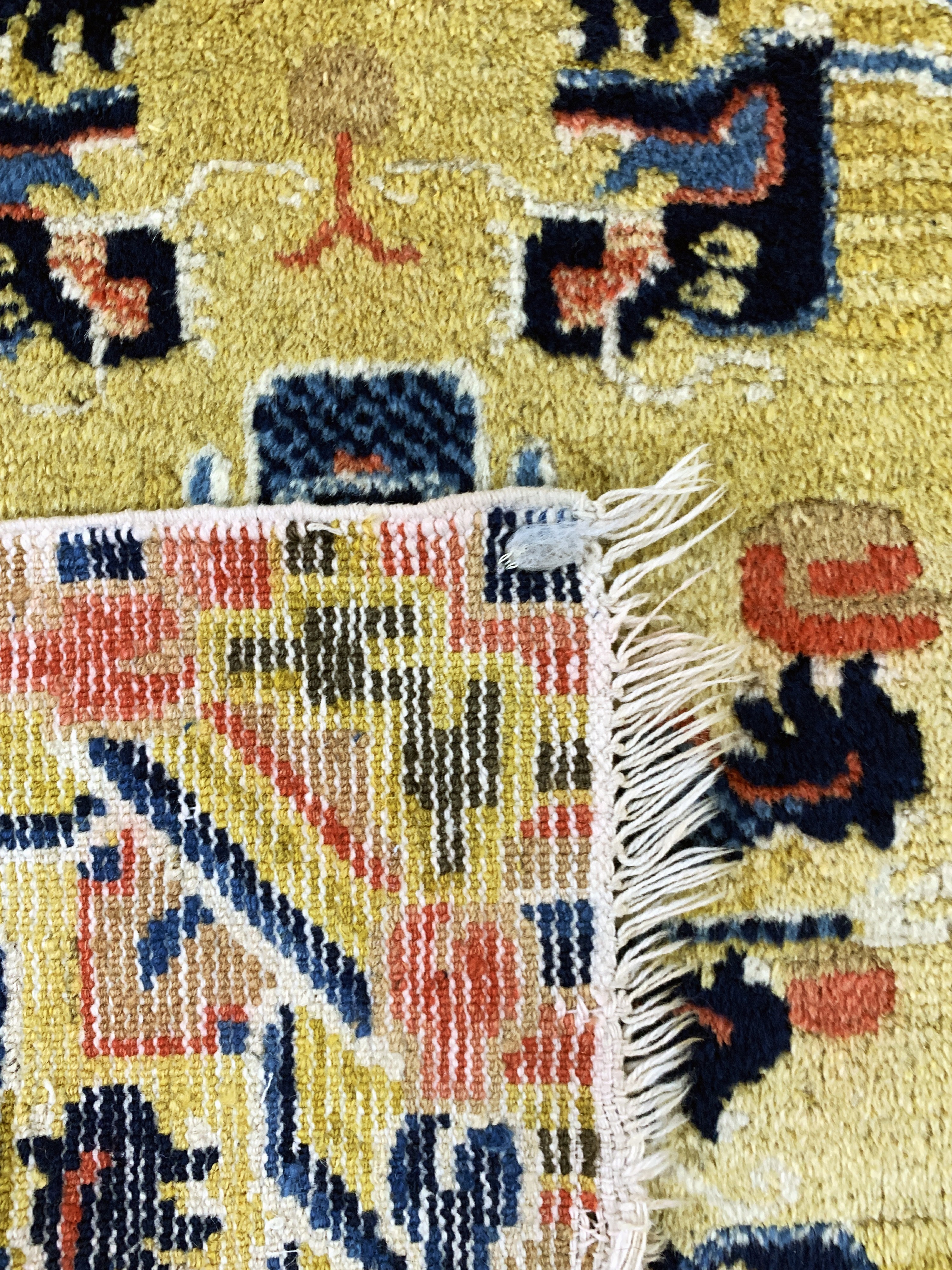 Detail d: Ning Hsia Sitzbank-Teppich, China, 19.Jhd, Wolle auf Baumwolle, ca. 65 x 67 cm, EHZ: 3