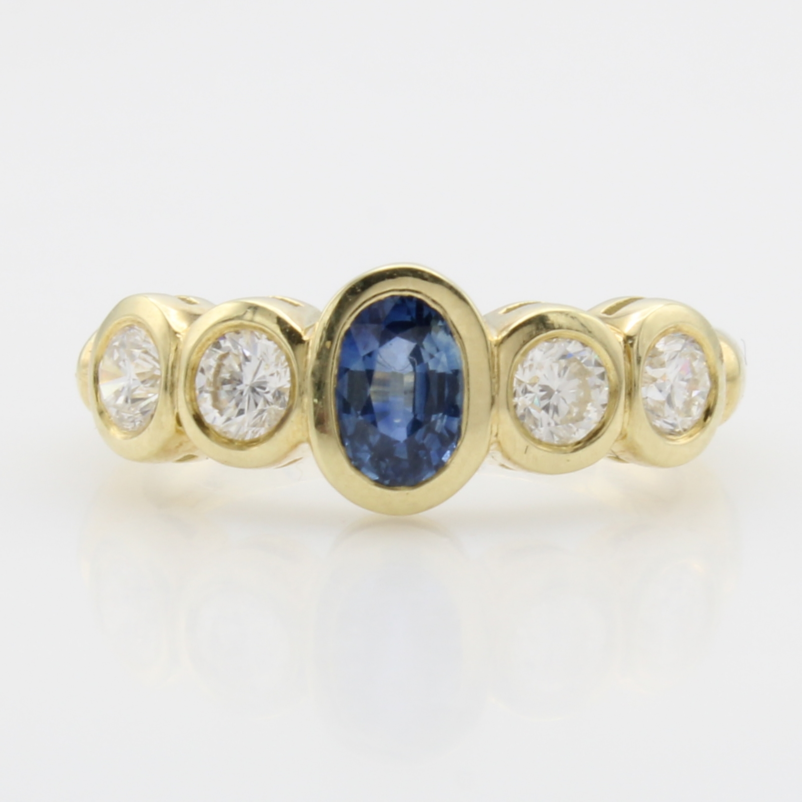 Image 27115886 - Ring mit Saphir und Brillanten, GG 585/000, ovaler, fac. Saphir 0.50 ct, 4 Brill. zus. ...