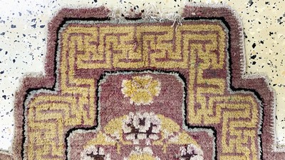 27115879a - Tibet´Thronteppich´antik, 19.Jhd, Wolle aufBaumwolle, ca. 64 x 65 cm, EHZ: 4 ...