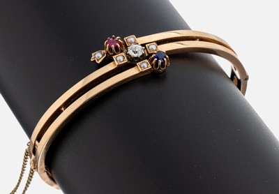 Image 14 kt Gold Rubin-Saphir-Diamant-Perl-Armreif, um 1890-1900, RG 585/000, asymm. ...