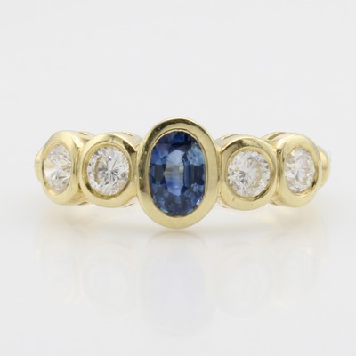 Image Ring mit Saphir und Brillanten, GG 585/000, ovaler, fac. Saphir 0.50 ct, 4 Brill. zus. ...