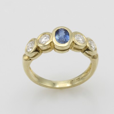 27115886a - Ring mit Saphir und Brillanten, GG 585/000, ovaler, fac. Saphir 0.50 ct, 4 Brill. zus. ...