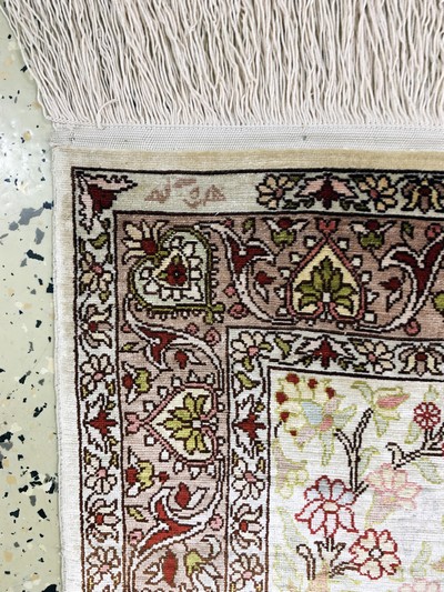 27115898c - Hereke Seide fein signiert, Türkei, Mitte 20.Jhd, reine Naturseide, ca. 78 x 52 cm, ...