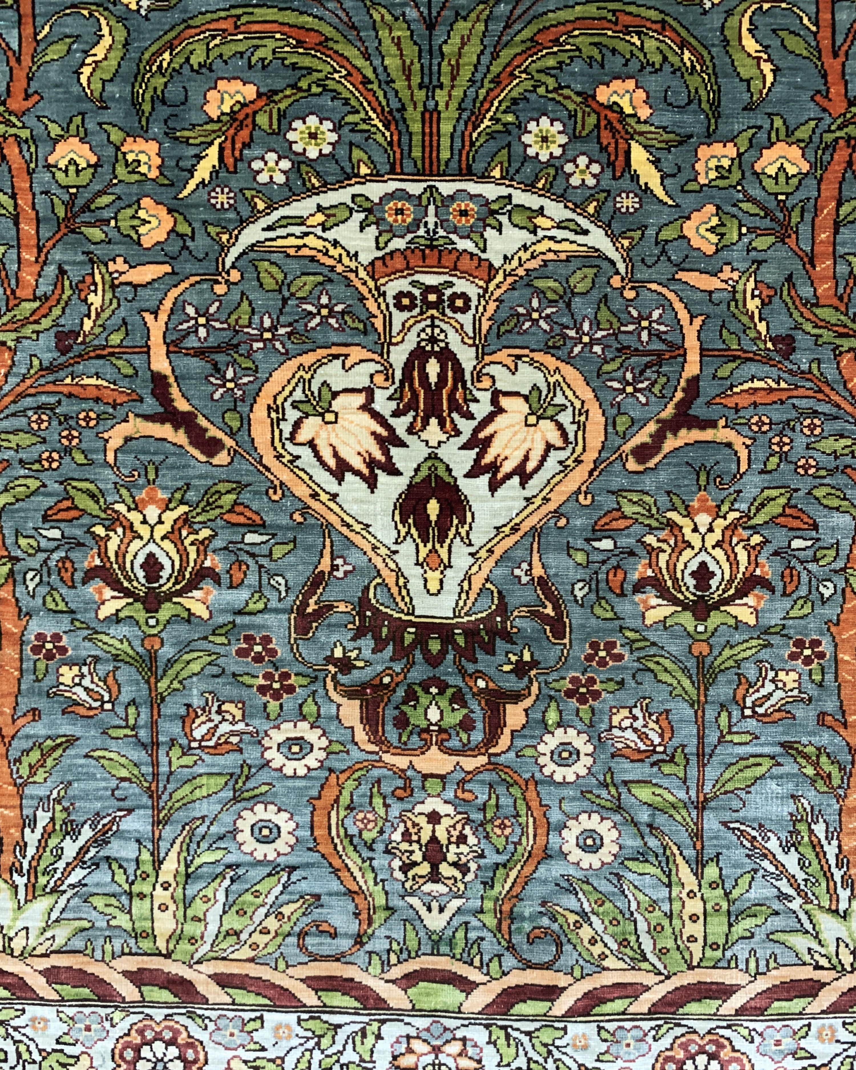 Detail f: Hereke Seide fein sign., Türkei, Ende 20.Jhd., reine Naturseide, ca. 135 x 105 cm, EHZ: 1-2
