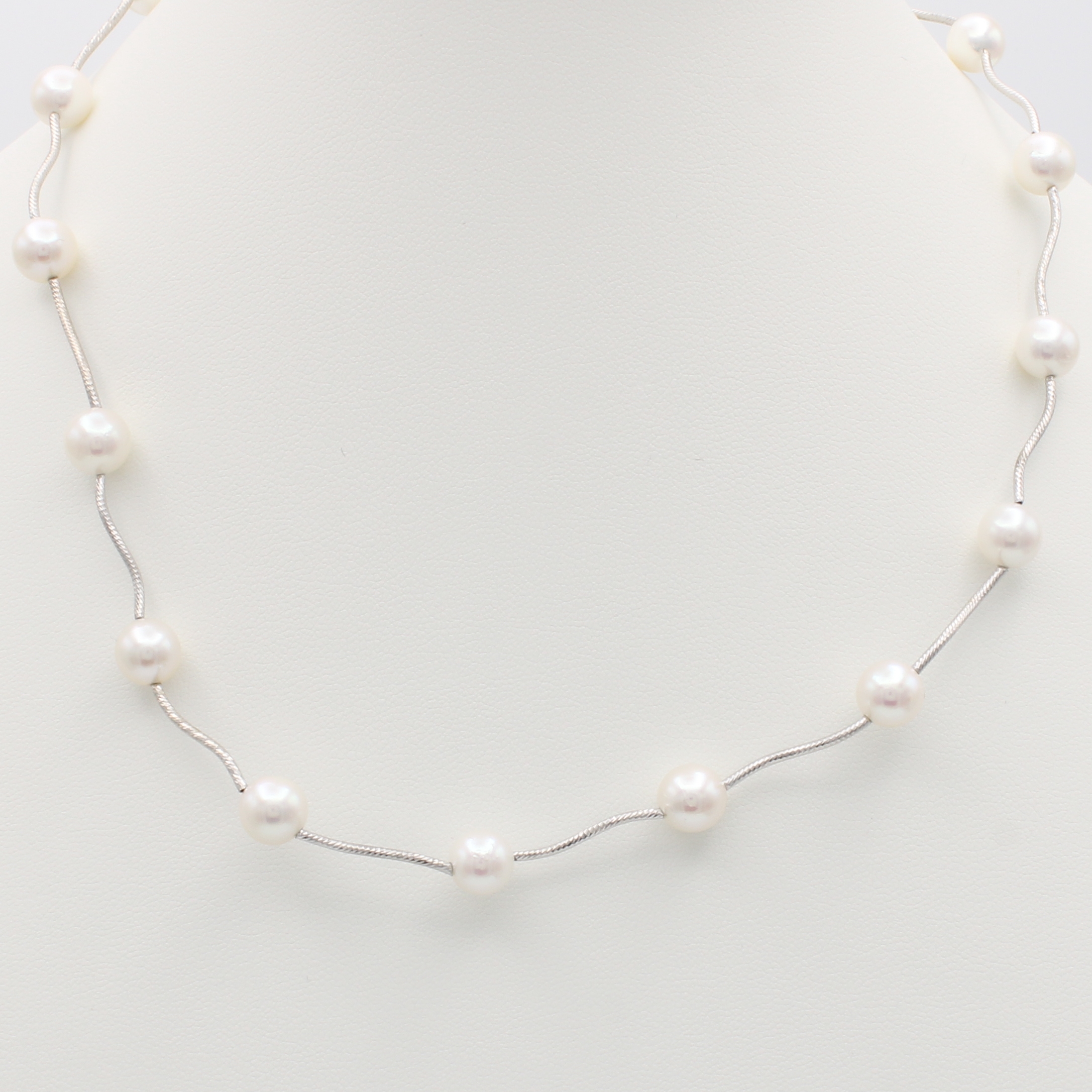 Image 27116080 - Kette mit Akoyazuchtperlen, WG 585/000, wellenf., weiße-l.roséfarb. Perlen, D. ca. 7- ...