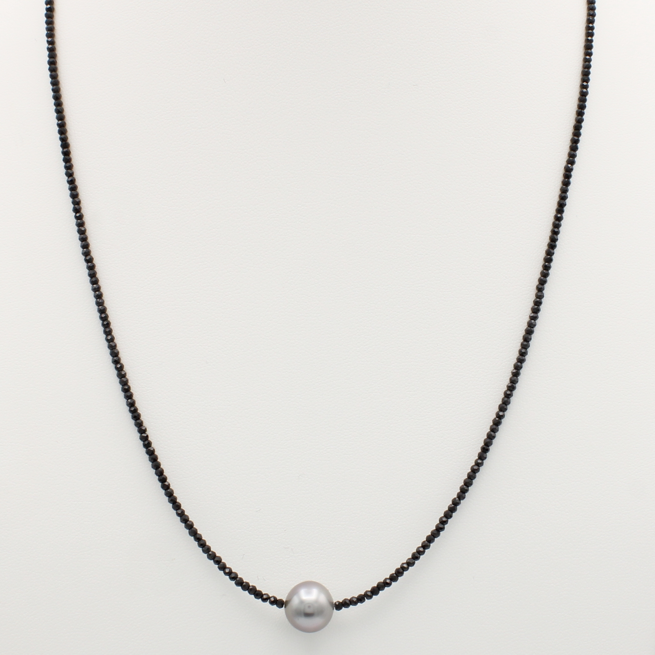 Image 27116089 - Spinellkette mit Tahitizuchtperle, Kara- binerschl., graue Perle, D. ca. 11-12 mm, L. ...