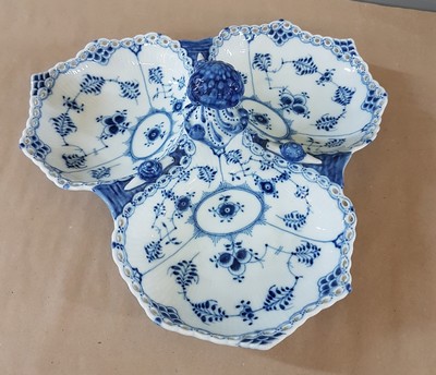 27116081a - Große Servierschale mit Schnecken, Musselmalet Vollspitze, Royal Copenhagen, 1980-84, ...