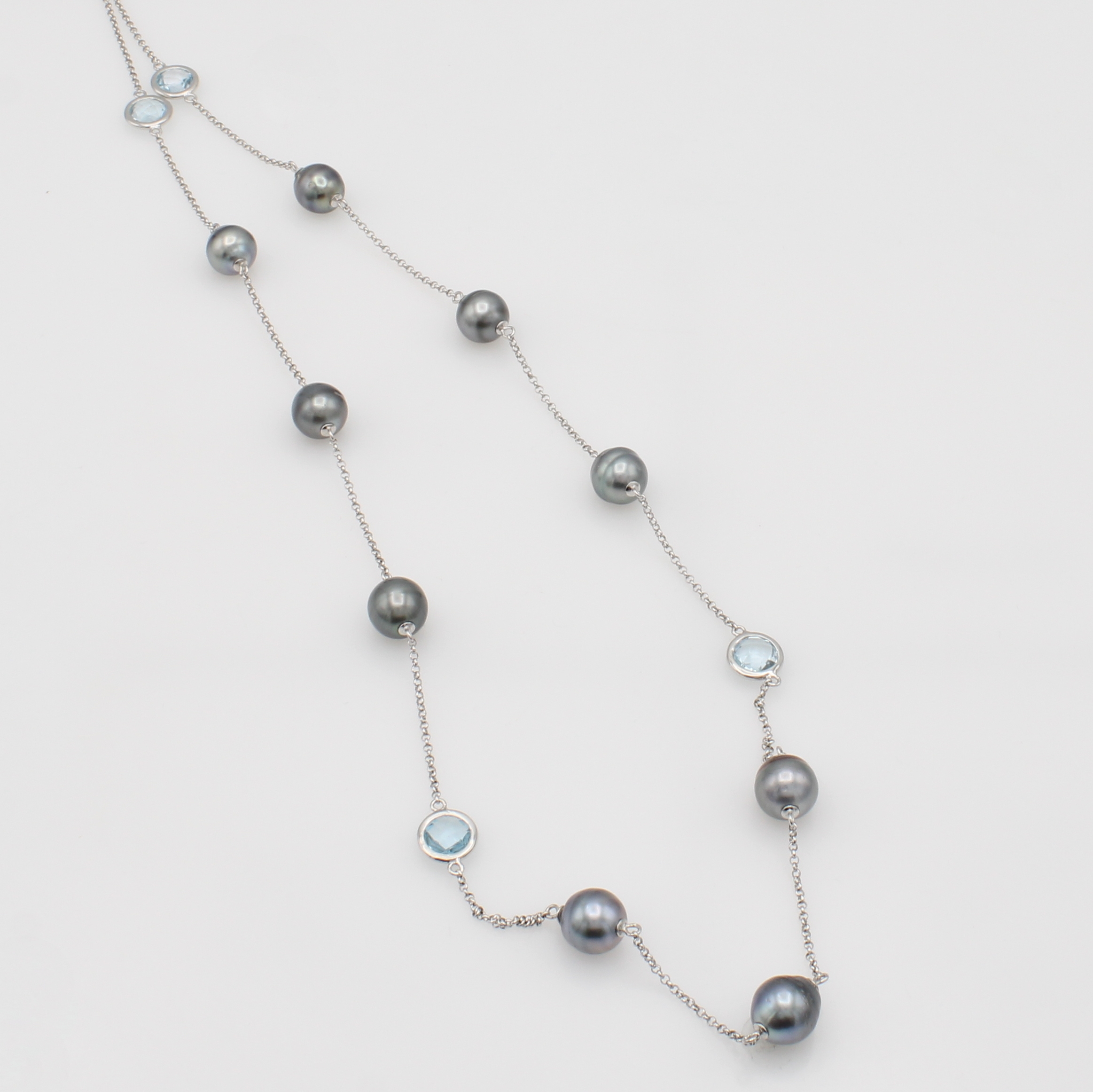 Image 27116117 - Lange Kette mit Blautopasen und Tahitizucht- perlen, 925er Silber, z.T. rhod., 4 Topase ...