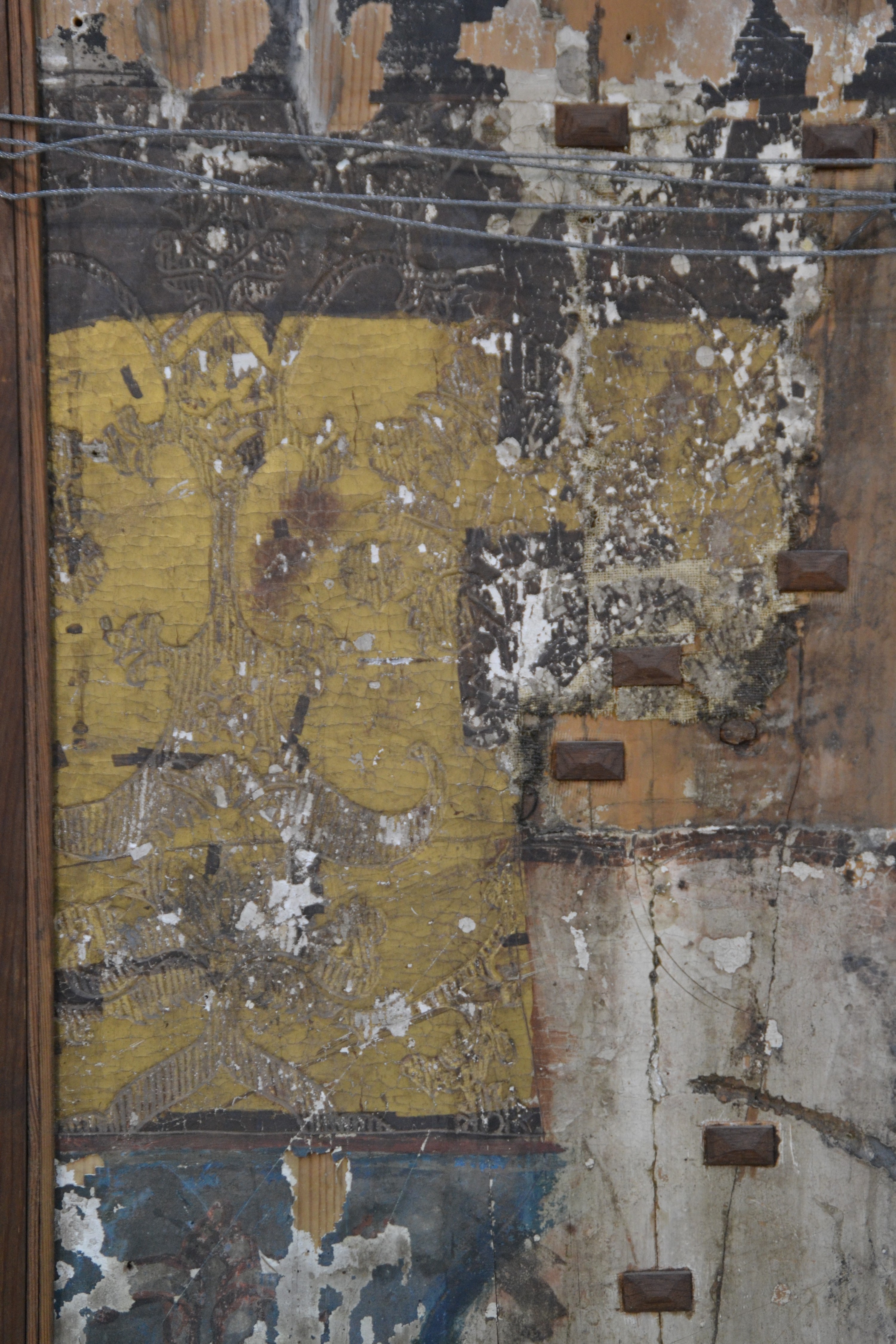 Detail b: Retabel-Flügel, süddeutsch, ausgehendes 15.Jh., recto: Die Heimsuchung Maria und Jesu Darbringung im Tempel, verso: Standbild eines Heiligen im ...