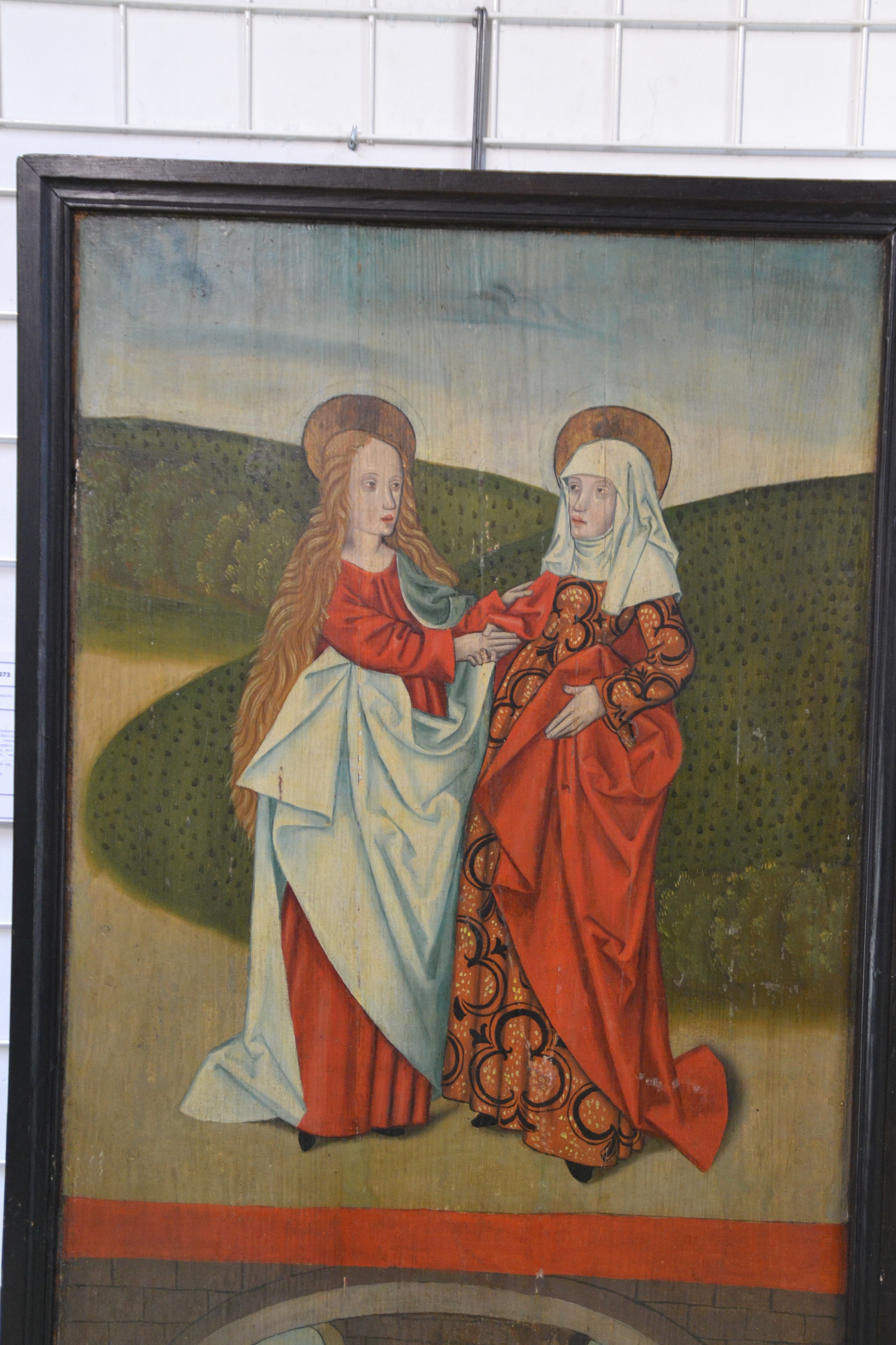 Detail d: Retabel-Flügel, süddeutsch, ausgehendes 15.Jh., recto: Die Heimsuchung Maria und Jesu Darbringung im Tempel, verso: Standbild eines Heiligen im ...