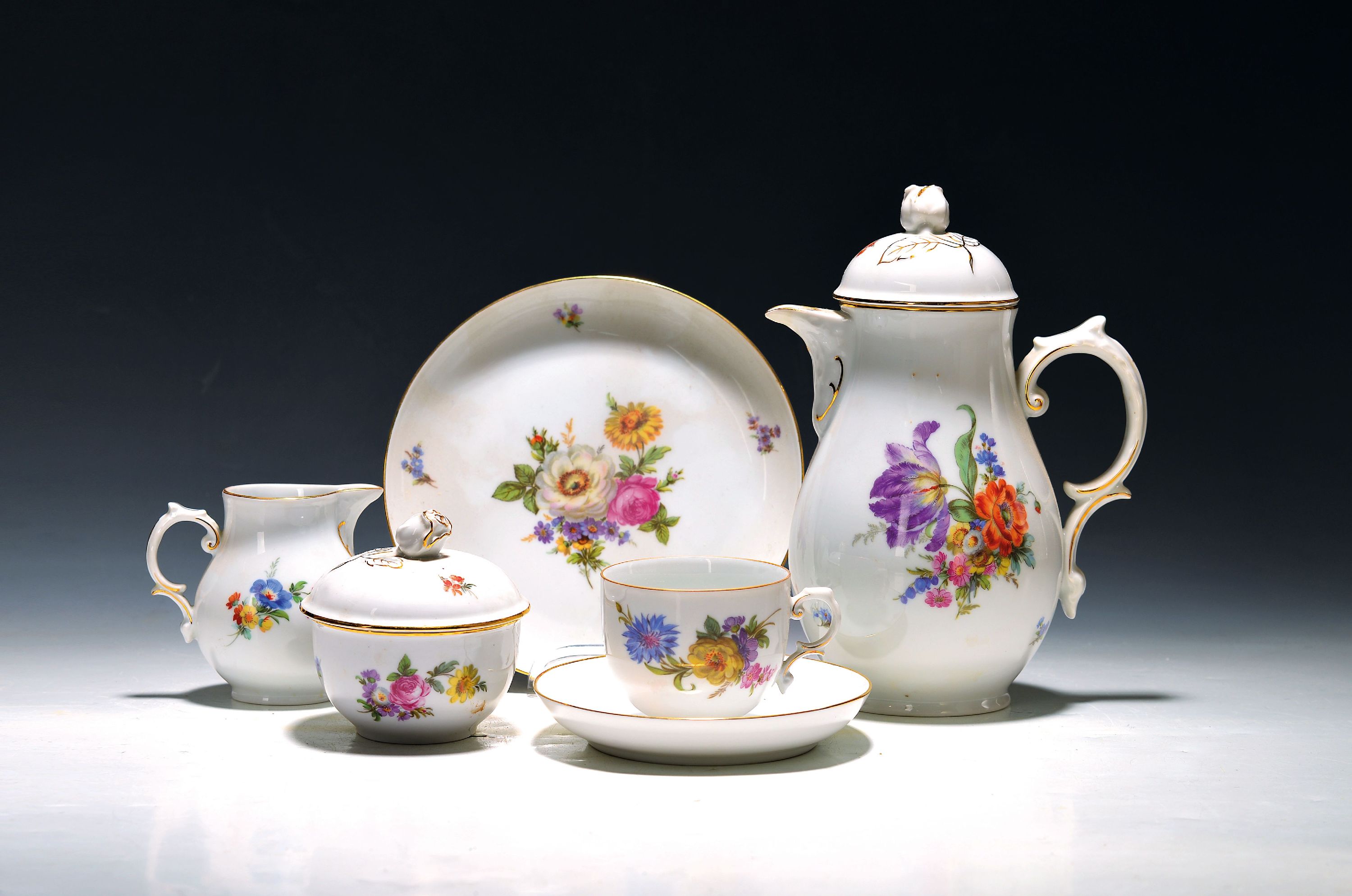 Image 27116137 - Kaffeeservice, Fürstenberg, 1960er Jahre, Porzellan mit buntem Dekor von Blumenbuketts ...