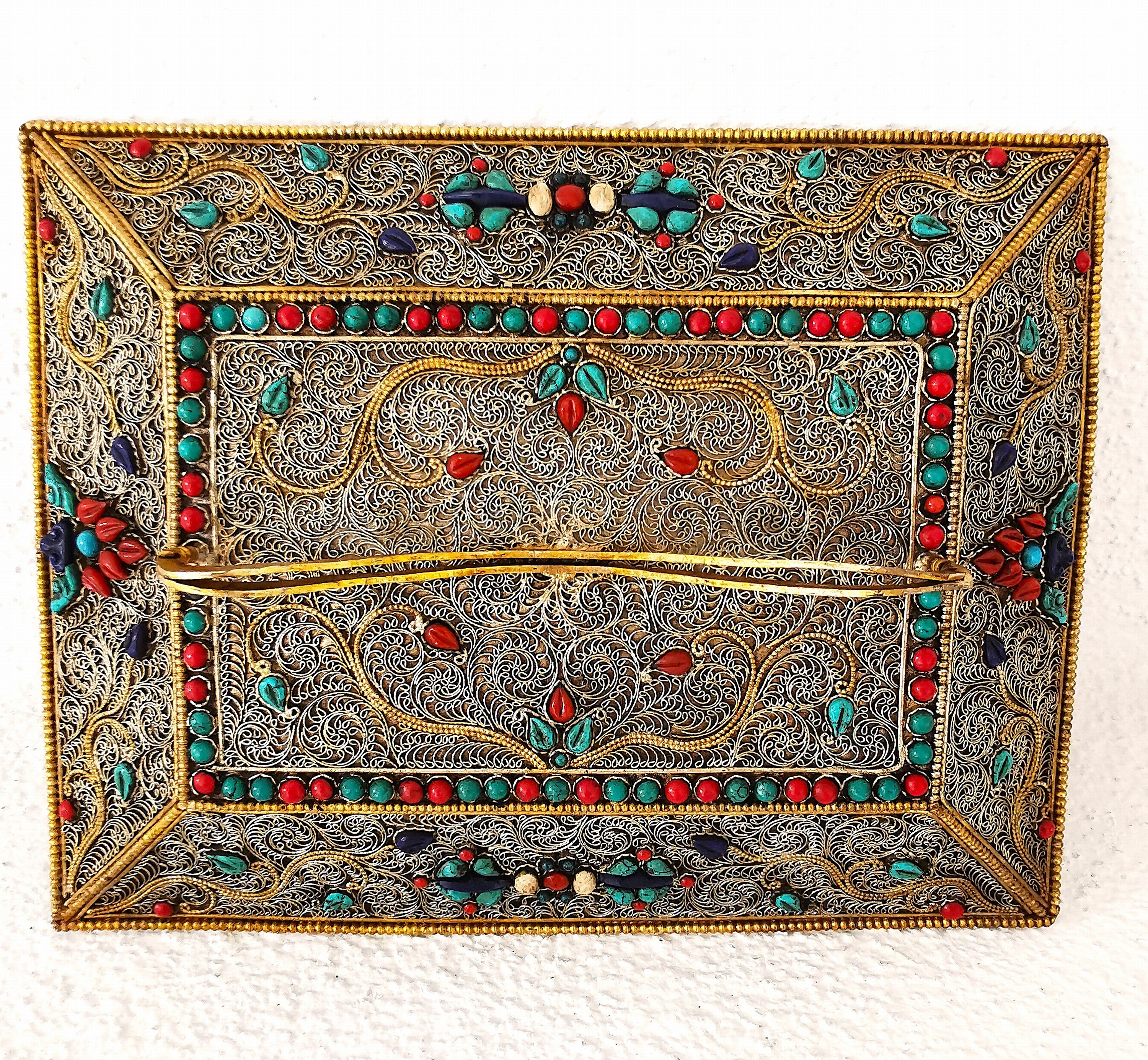 Detail j: Dekorativer Ritualdolch bzw. Kartika, Nepal, 19./20.Jh., Kupfer und wohl Bronze, gold gefasst, flächiger ornamentaler Filigran -Dekor, besetzt mit ...