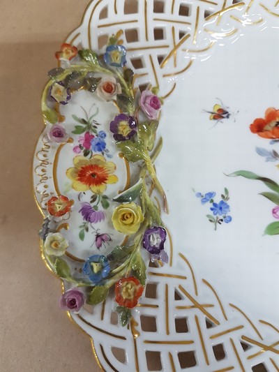 27116139b - Dessertteller, Meissen, um 1900, Knaufschwerter Porzellan, Wandung mit Durchbrucharbeit, ...