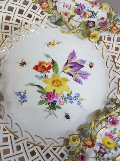 27116139e - Dessertteller, Meissen, um 1900, Knaufschwerter Porzellan, Wandung mit Durchbrucharbeit, ...