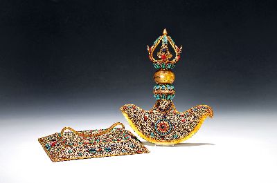 Image Dekorativer Ritualdolch bzw. Kartika, Nepal, 19./20.Jh., Kupfer und wohl Bronze, gold ...