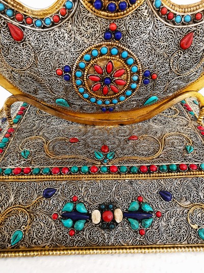27116146d - Dekorativer Ritualdolch bzw. Kartika, Nepal, 19./20.Jh., Kupfer und wohl Bronze, gold ...