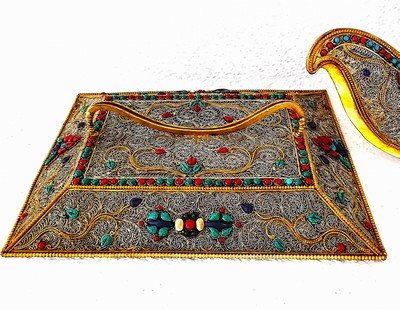 27116146h - Dekorativer Ritualdolch bzw. Kartika, Nepal, 19./20.Jh., Kupfer und wohl Bronze, gold ...