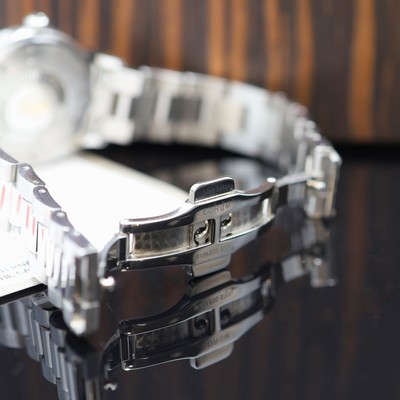 27116278e - CORUM Admiral`s Cup Legend ungetragene Damenarmbanduhr Referenz 01.0132, quarz, ...