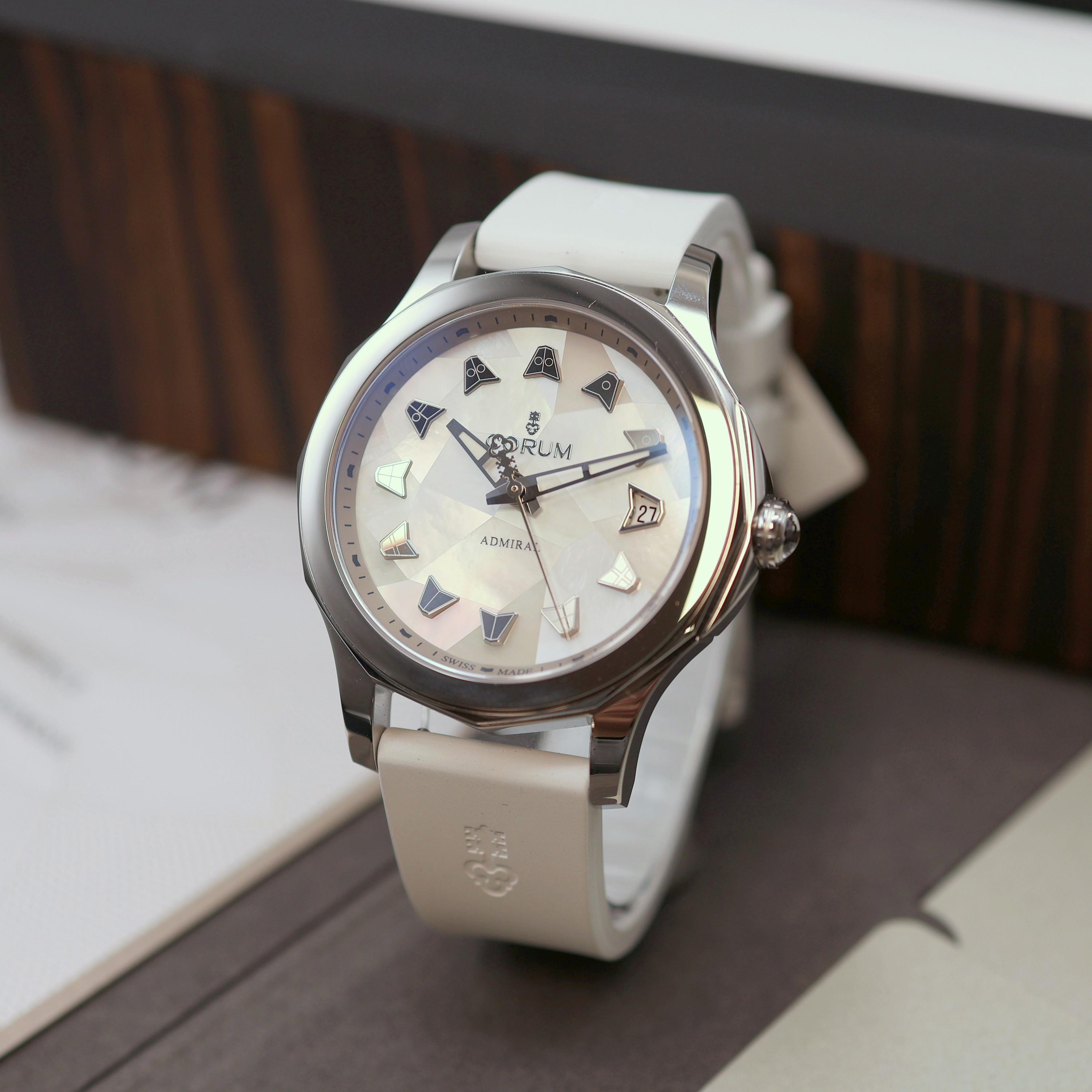 Image 27116305 - CORUM Admiral´s Cup Legend 38 ungetragene Armbanduhr Referenz. 082.200.20/0379 MN02, ...