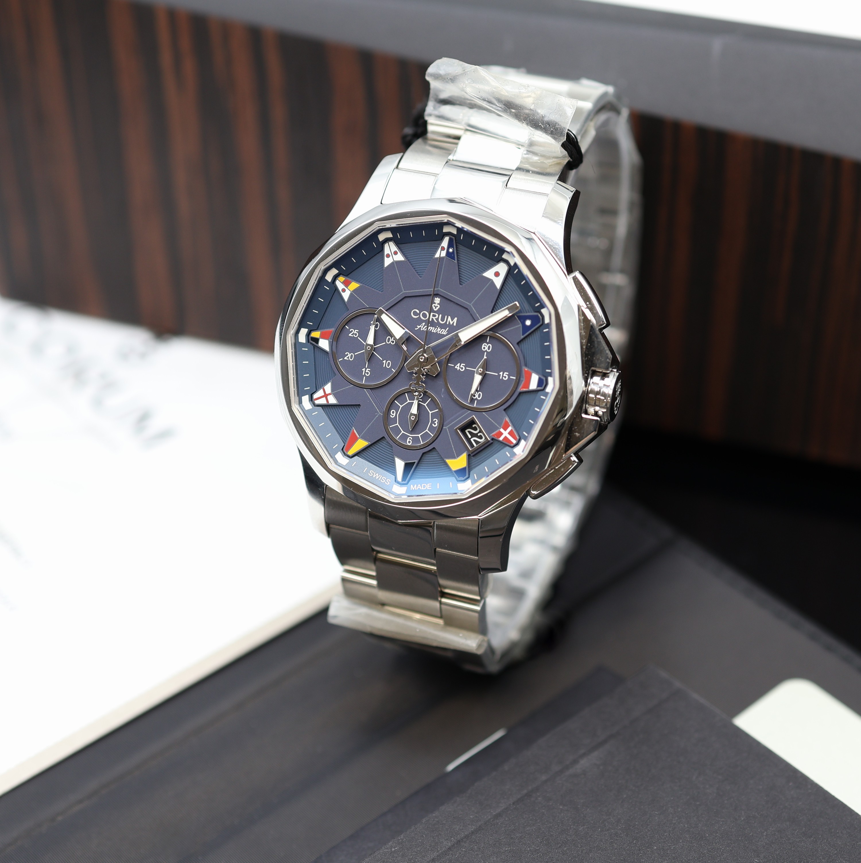 Image 27116308 - CORUM Admiral´s Cup ungetragene Herrenchronograph Referenz 984.101.20/V705AB12, ...
