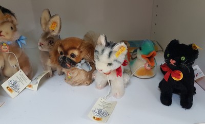 27116358d - Sammlung aus 23 Steiff-Tieren, 2. Hälfte 20. Jh., u.a. großer Collie, L. 45 cm, Collie ...