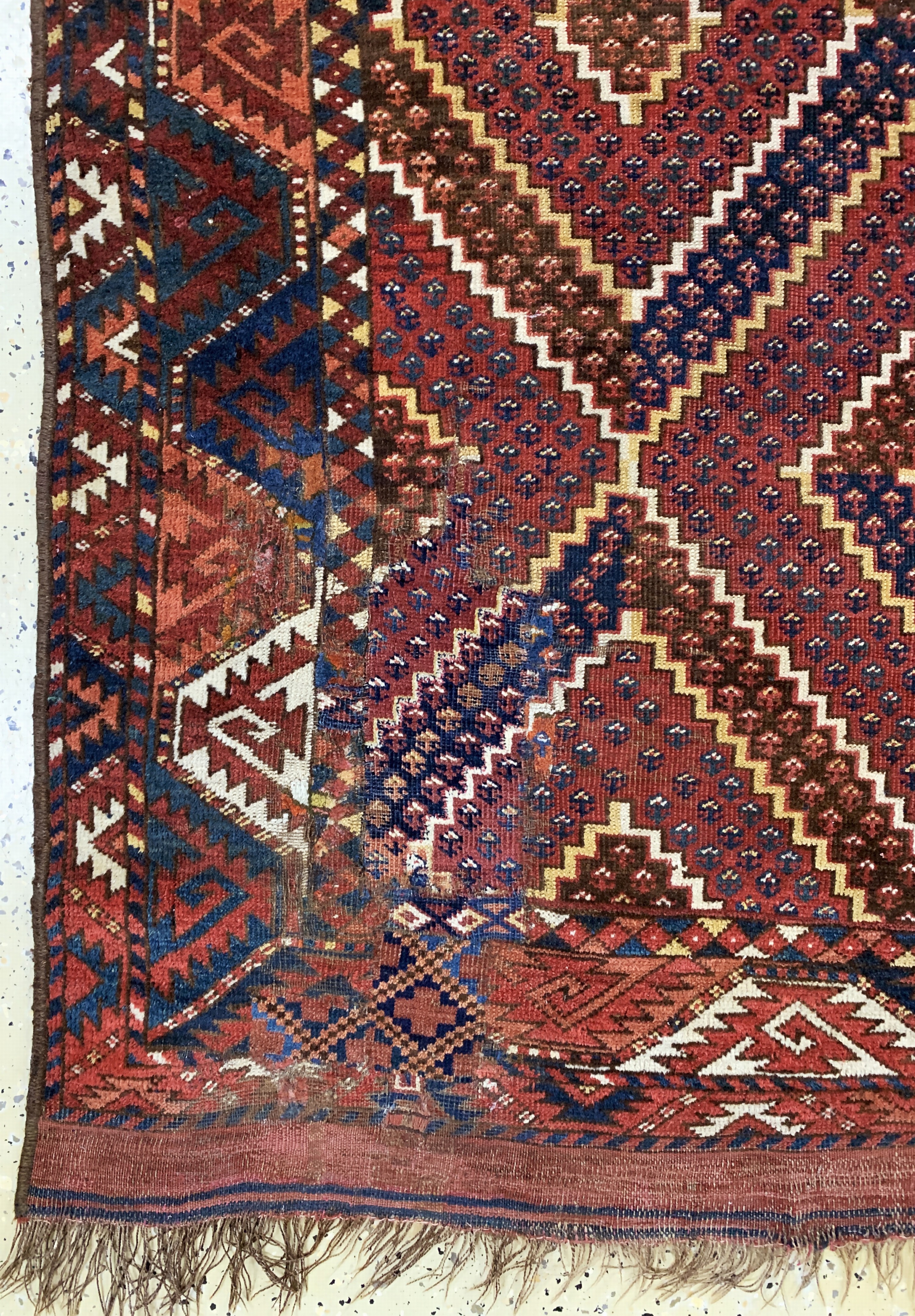 Detail b: Rauten-Beschir Hauptteppich, Turkmenistan antik, 19.Jhd, Wolle auf Wolle, ca. 280 x 190 cm, EHZ: 3