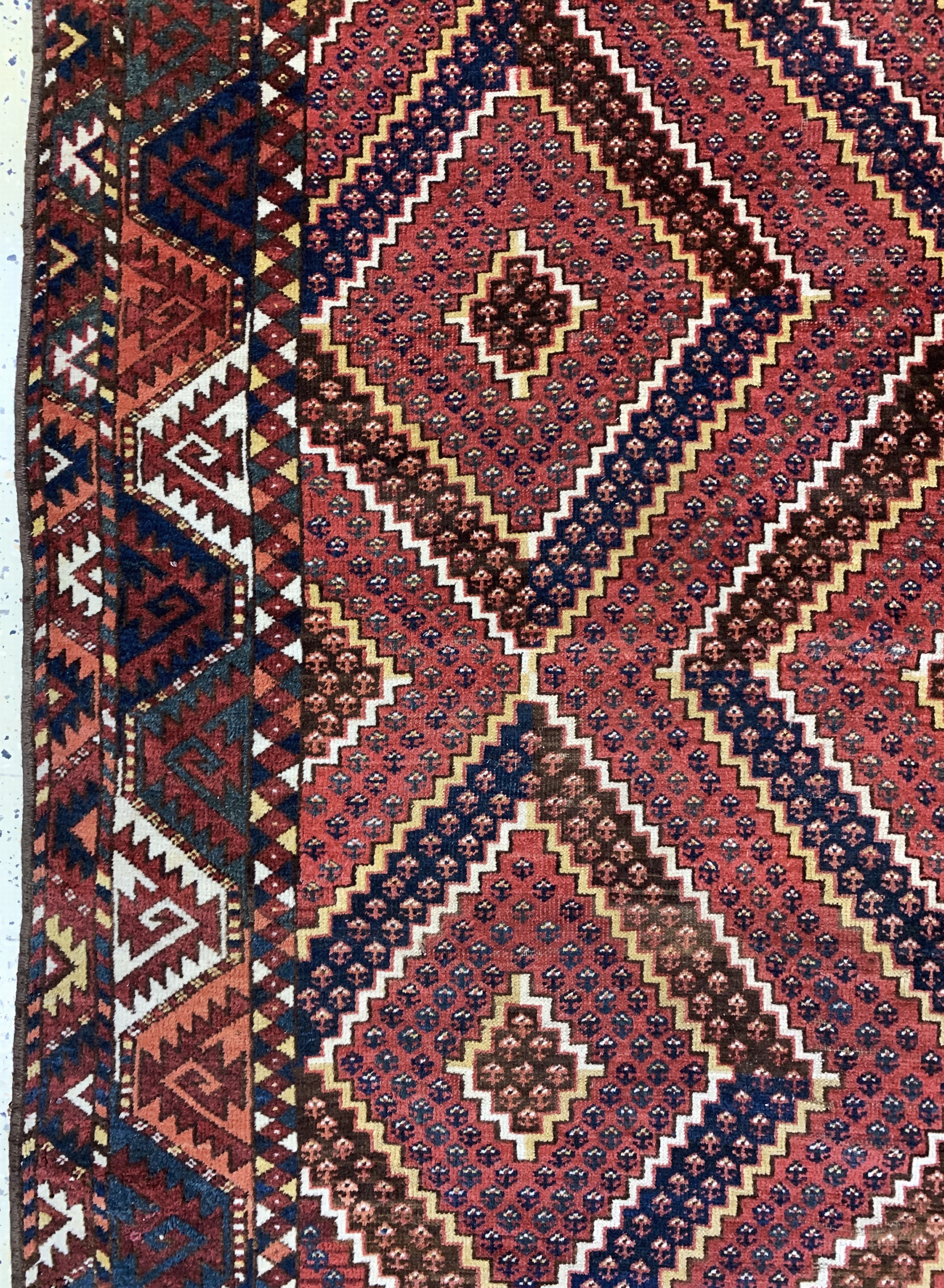 Detail c: Rauten-Beschir Hauptteppich, Turkmenistan antik, 19.Jhd, Wolle auf Wolle, ca. 280 x 190 cm, EHZ: 3
