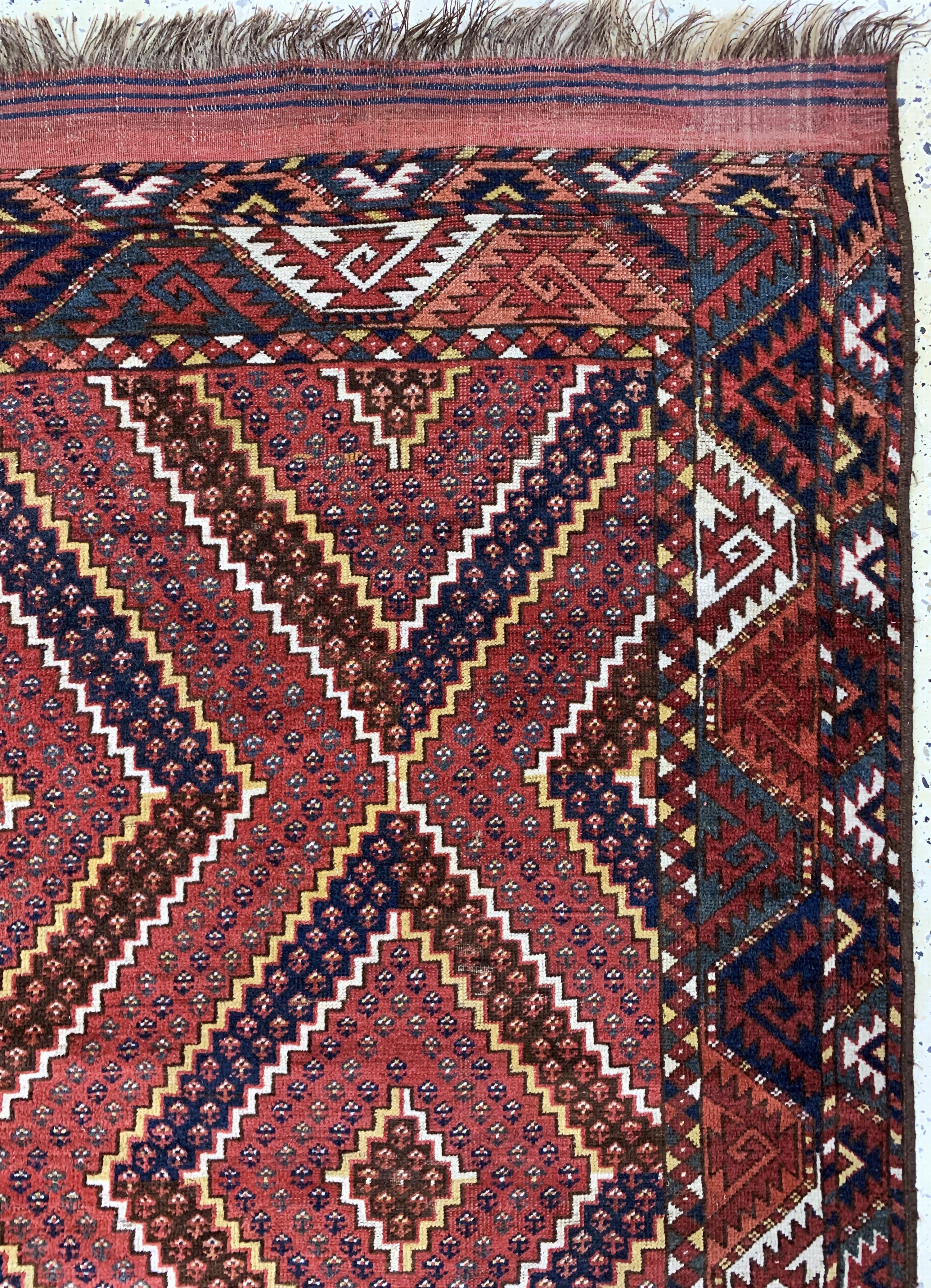 Detail f: Rauten-Beschir Hauptteppich, Turkmenistan antik, 19.Jhd, Wolle auf Wolle, ca. 280 x 190 cm, EHZ: 3
