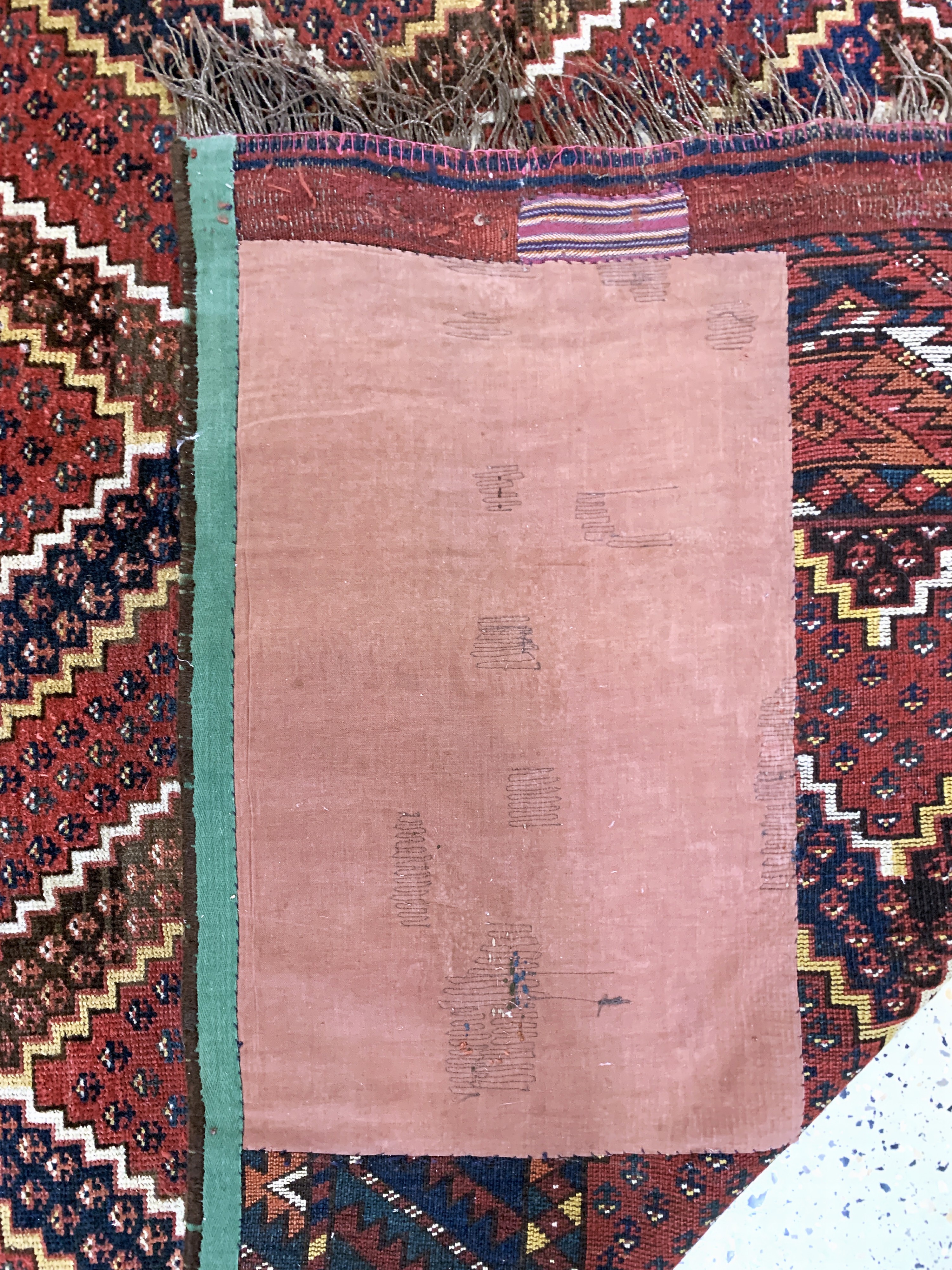 Detail h: Rauten-Beschir Hauptteppich, Turkmenistan antik, 19.Jhd, Wolle auf Wolle, ca. 280 x 190 cm, EHZ: 3