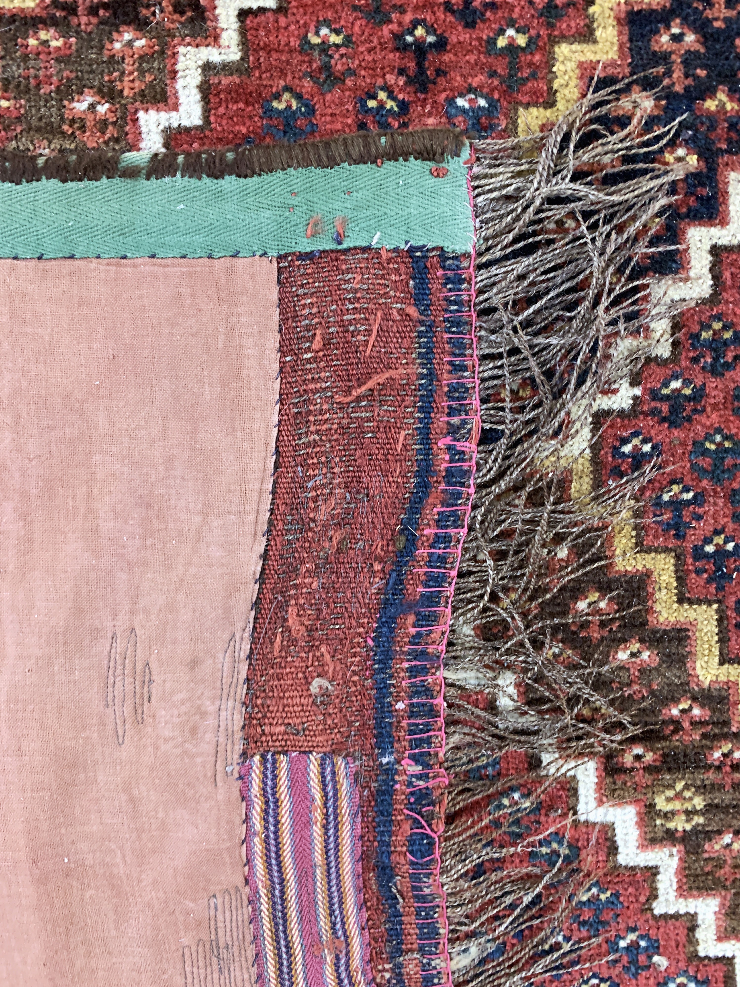 Detail i: Rauten-Beschir Hauptteppich, Turkmenistan antik, 19.Jhd, Wolle auf Wolle, ca. 280 x 190 cm, EHZ: 3