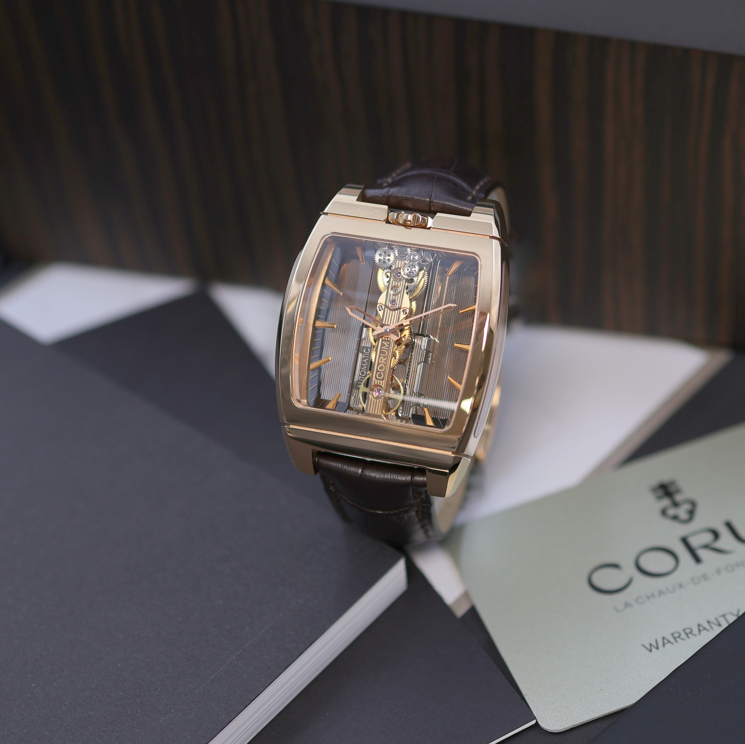 Image 27116529 - CORUM Golden Bridge ungetragene Herrenarmbanduhr Referenz 313.165.55/0002 GL10R, ...