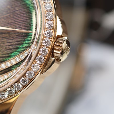27116511b - CORUM Heritage ungetragene Armbanduhr mit Diamanten Referenz 110.601.85/0049 PL92, ...