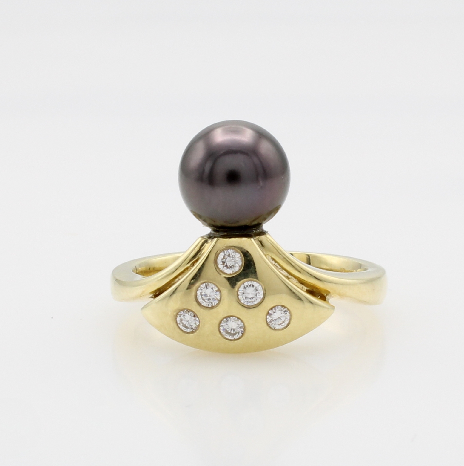 Image 27116708 - Ring mit Tahitiperle und Brillanten, GG 585/000, Brill. in dreieck. Element gef. zus. ...