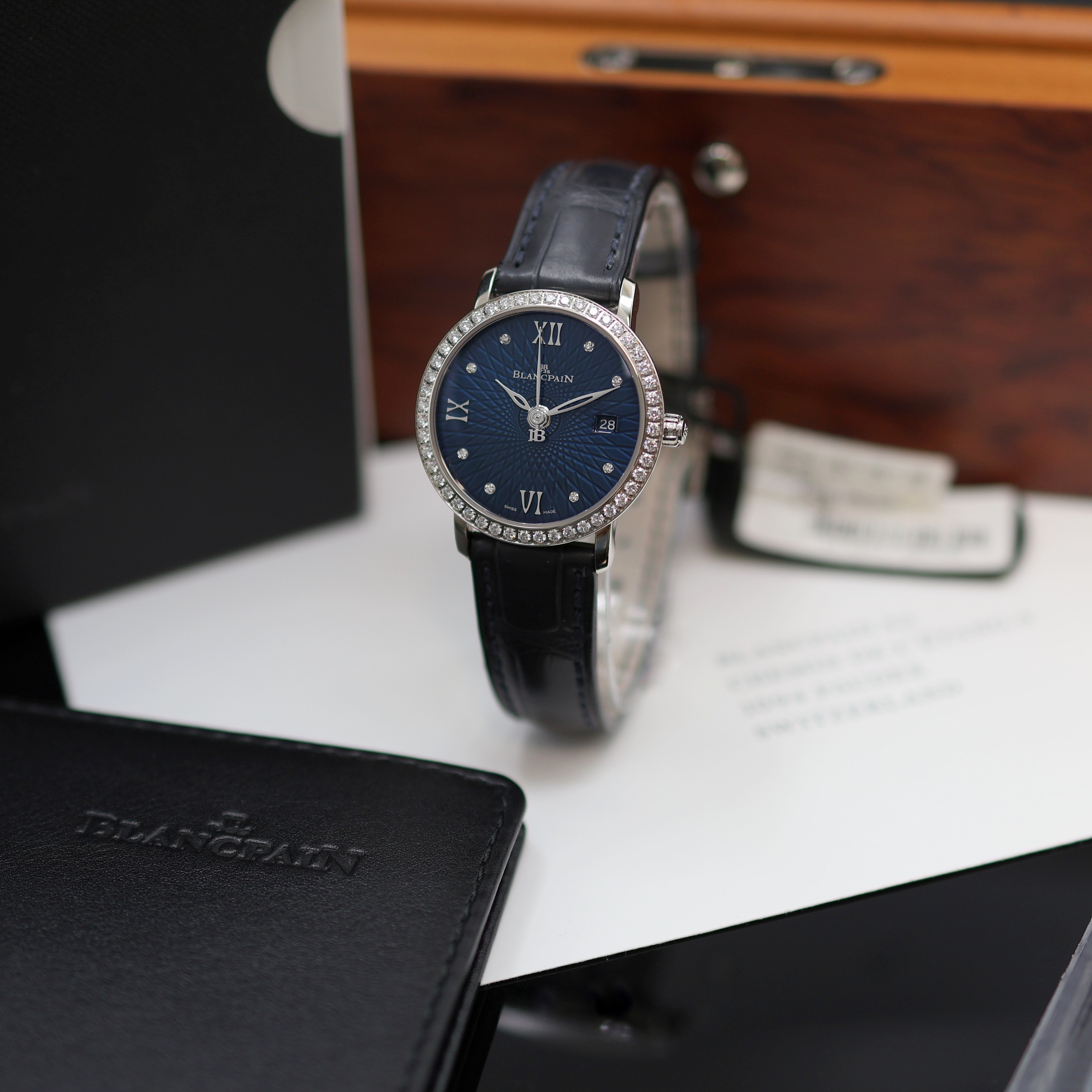 Image 27117185 - BLANCPAIN Ultra-Slim ungetragene Damenarmbanduhr in WG 750/000 Referenz 6102 -1929-55A, ...