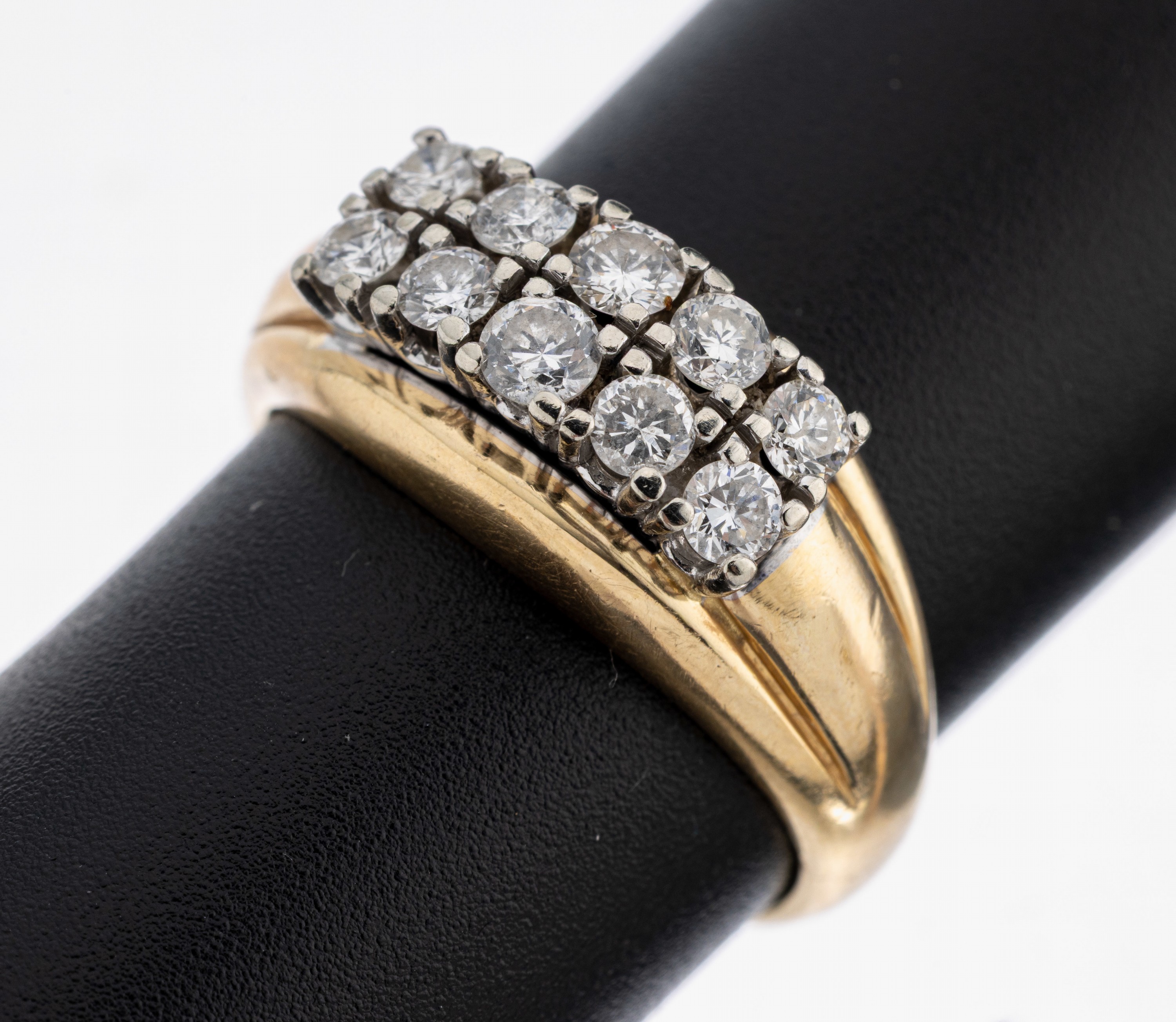 Image 27117233 - 14 kt Gold Brillant-Ring, GG/WG 585/000, in WG gefasste 10 Brillanten zus. ca. 0.65 ct ...