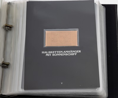 27117256b - Sammleralbum ´Die Schätze des Tutanchamun´, limitierte Sonderausgabe in 23 kt Gold, 17 ...