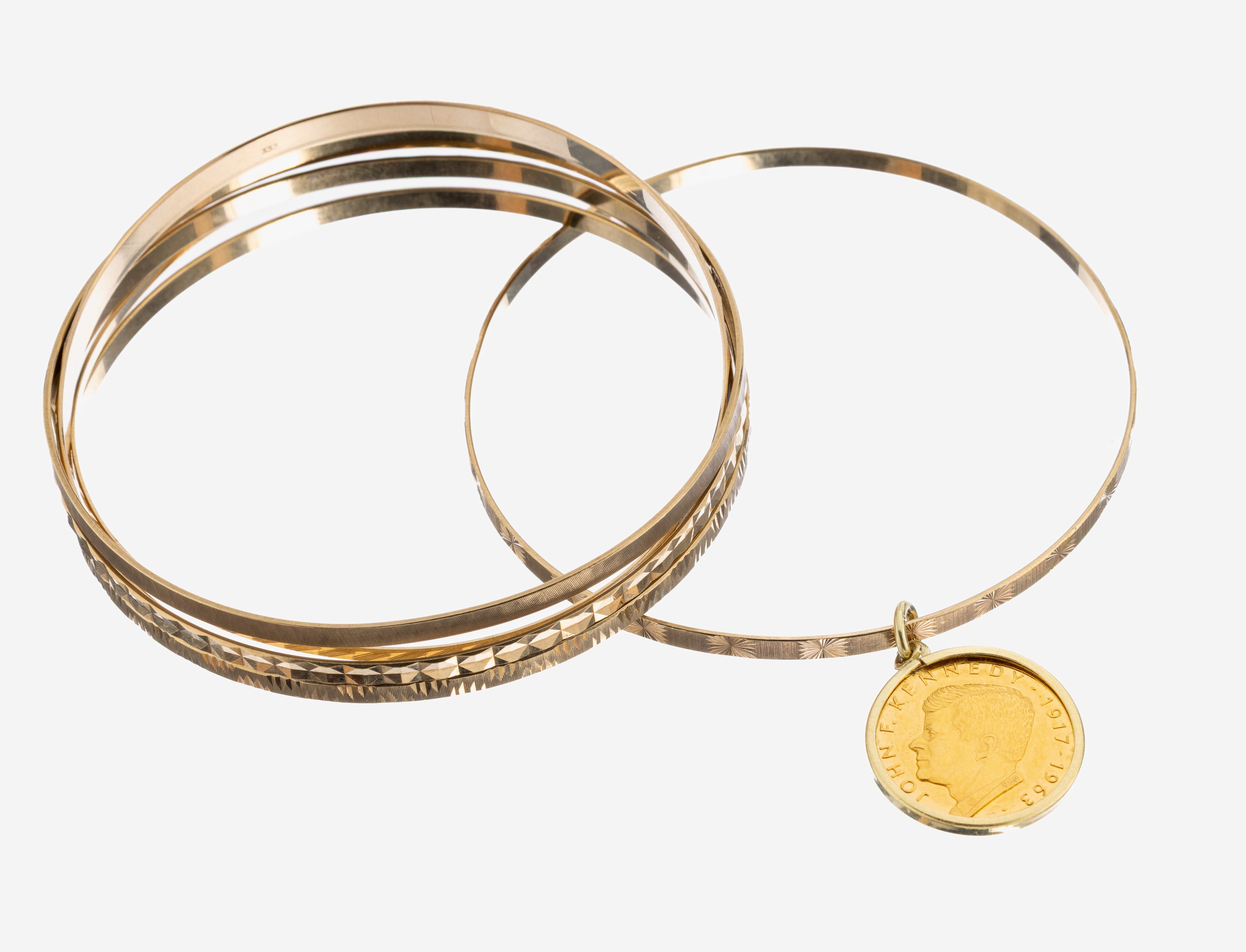 Detail a: Set 6 8 kt Gold Armreife, GG 333/000, versch. Designs, 1 in GG gefasste Goldmedaille, John F. Kennedy, ca. 34.4 g