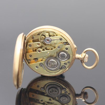27117303d - Offene Damentaschenuhr in GG 585/000, Schweiz um 1900, grav. Geh. dell., floral grav. ...