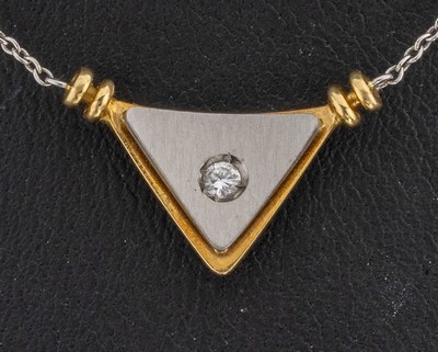 27117332a - Platin und 18 kt Gold Brillant-Collier, Pt 950/000 und GG 750/000, dreieckiges ...