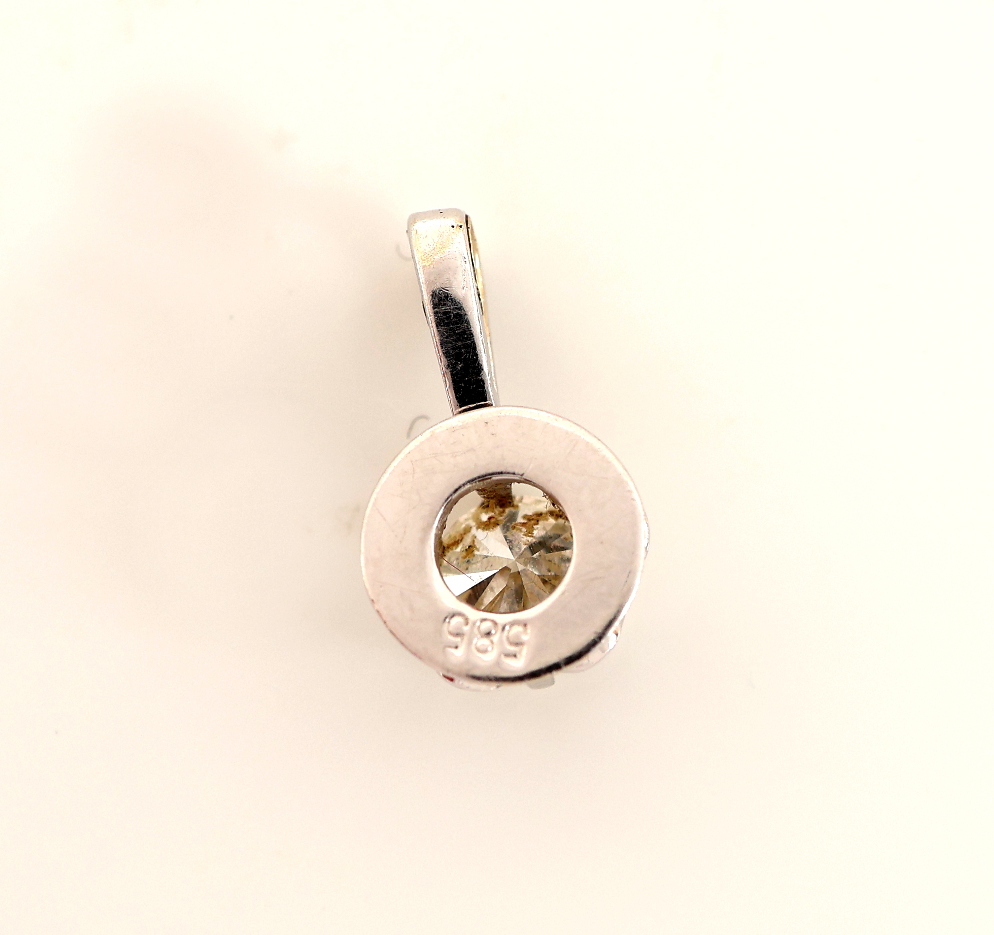 Detail a: 14 kt Gold Brillant-Anhänger, WG 585/000, Brillant ca. 0.25 ct Weiß/si, ca. 0.6 g, Reinigung notwendig