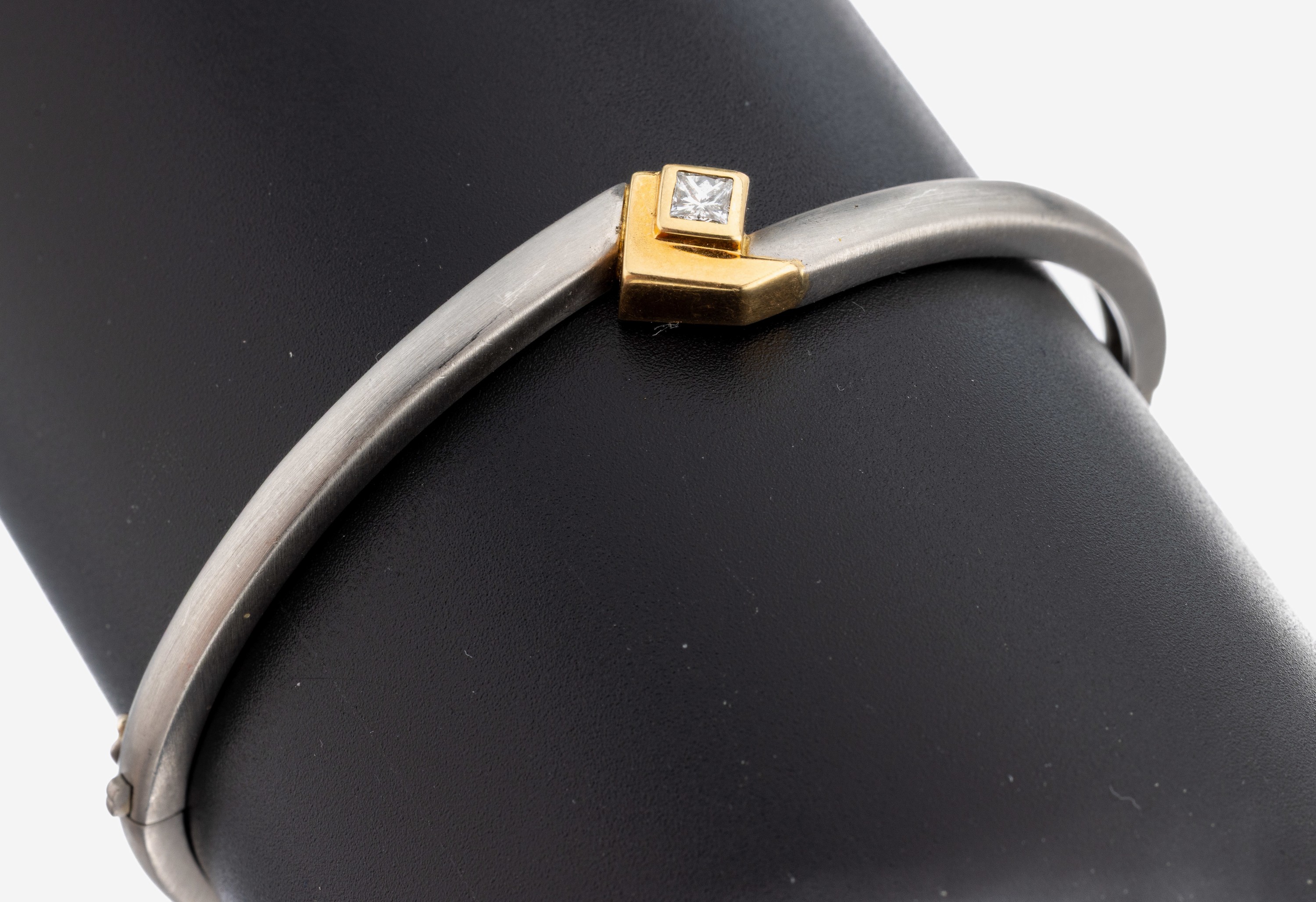 Image 27117427 - Platin und 18 kt Gold Diamant-Armreif, Pt 950/000 und GG 750/000, in GG gefasster ...