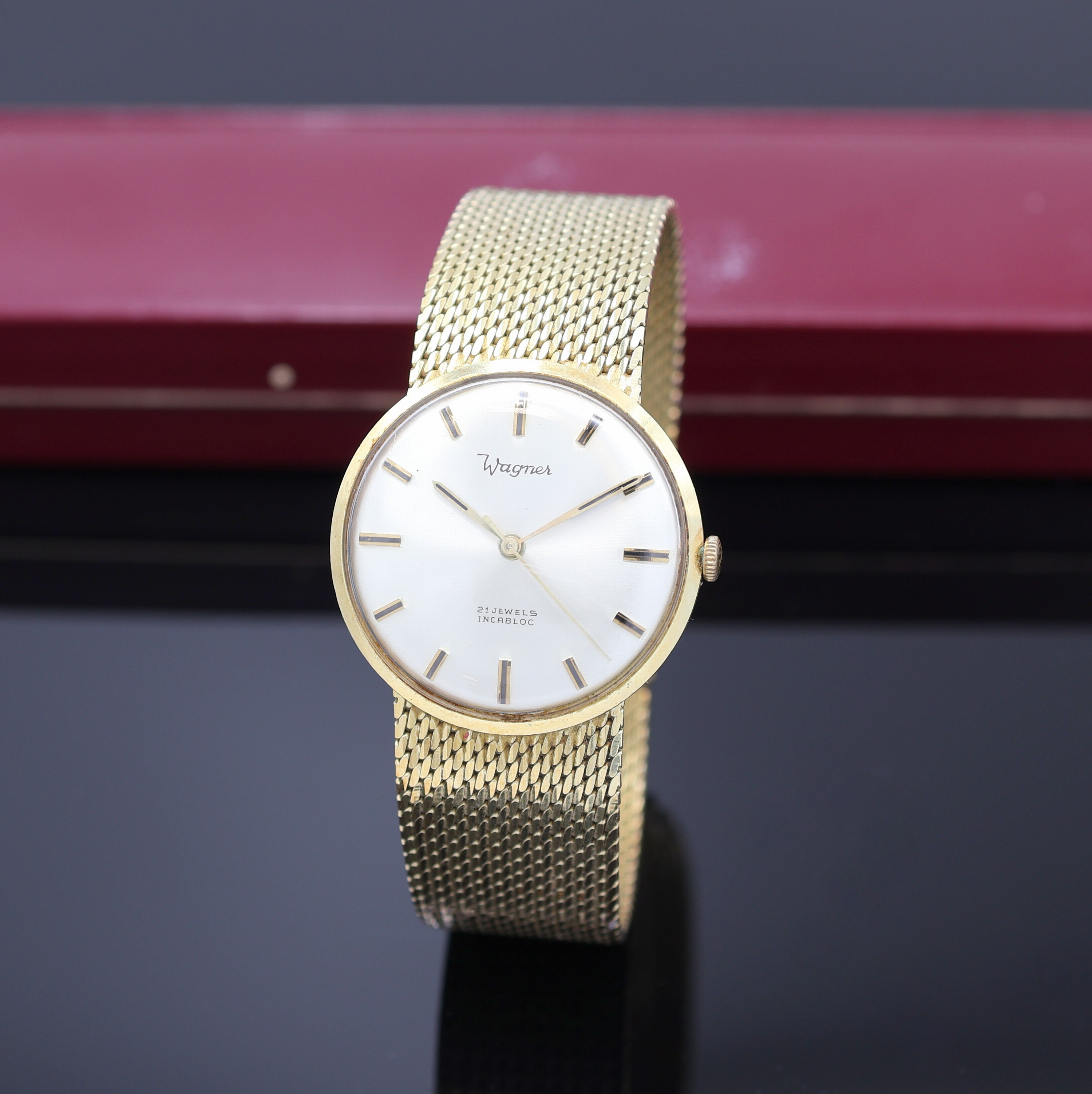 Image 27117436 - Herrenarmbanduhr bezeichnet Wagner in GG 585/000, Schweiz um 1970, Handaufzug, Goldband, ...