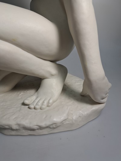 27117412f - Zwei Porzellanfiguren, Mitte 20. Jh., , Hutschenreuther, Entwurf Werner ´die Schauende´, ...