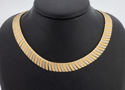 Image 18 kt Gold Collier, GG/WG 750/000, sat., GGund WG-Glieder im Wechsel, L. ca. 49.5 cm, ...