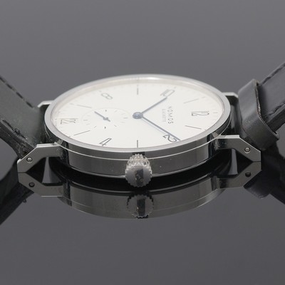 27117453d - NOMOS Herrenarmbanduhr Tangente, Handaufzug, Deutschland um 2020, beids. vergl. Geh. ...