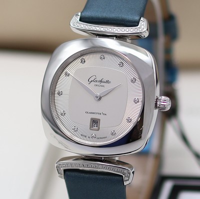 27117586a - GLASHÜTTE Original Pavonina ungetragene Damenarmbanduhr mit Diamanten Referenz ...