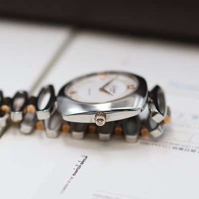 27117599c - GLASHÜTTE Original Pavonina ungetragene Damenarmbanduhr Referenz 03-02-03-06-14, quarz, ...